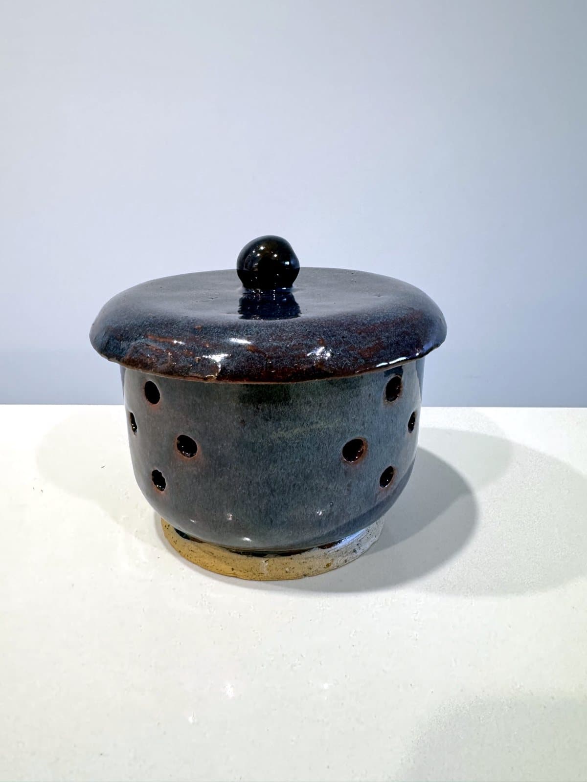Oil Burner, handmade stoneware, SA-01, view 1